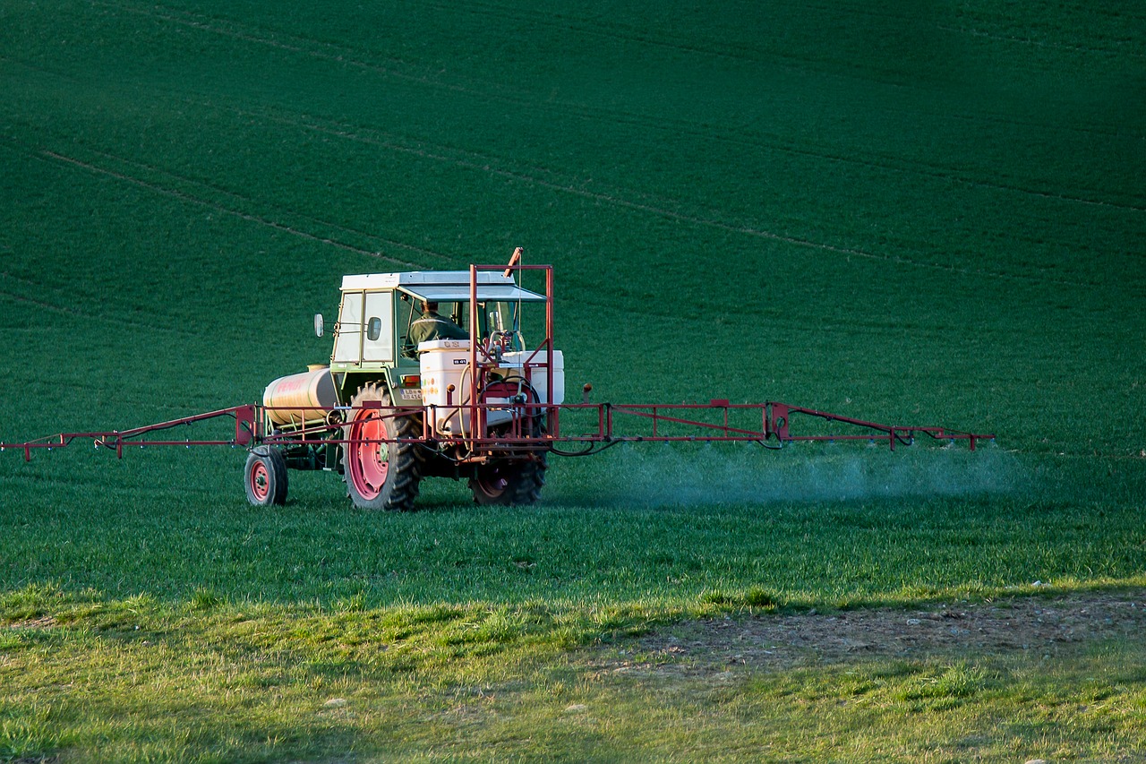 Glyphosate : tout savoir sur la décision de la Commission européenne de renouveler l’autorisation de l’herbicide